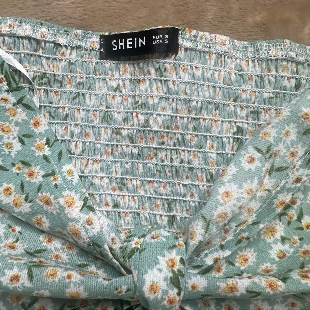 SHEIN Green Floral Off the Shoulder Crop Top Skirt Set - Picture 2 of 3